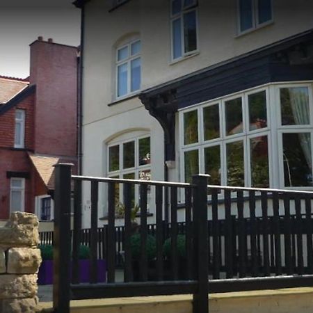 Space Boutique B&B - With Free Private Car Park Llandudno Buitenkant foto