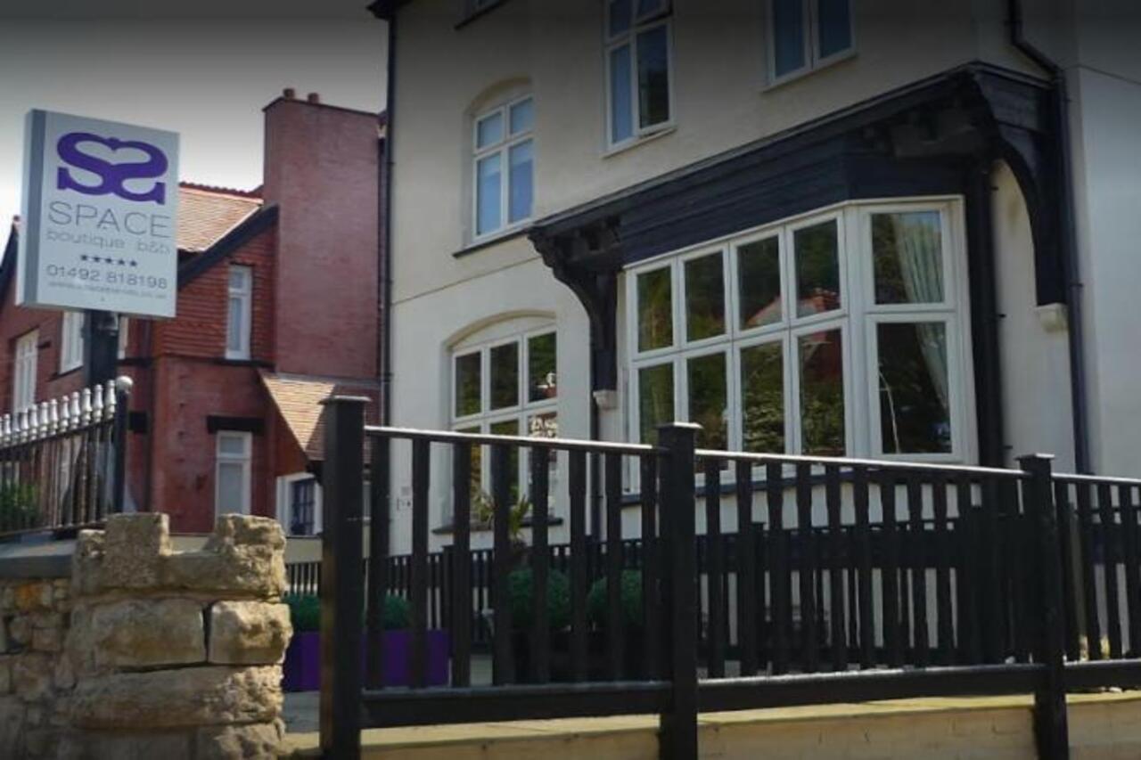 Space Boutique B&B - With Free Private Car Park Llandudno Buitenkant foto