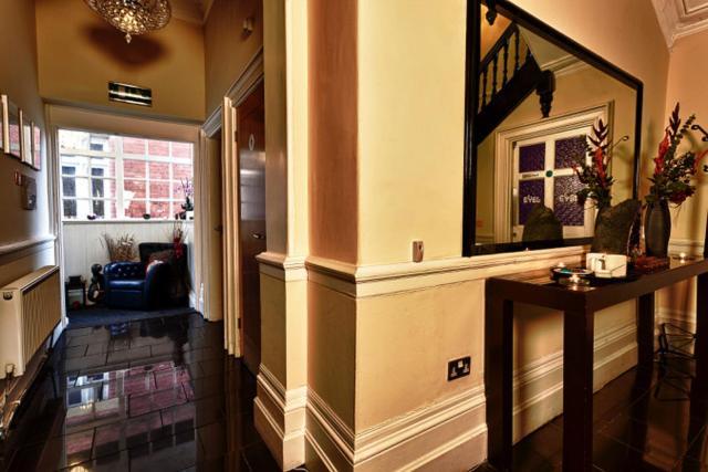 Space Boutique B&B - With Free Private Car Park Llandudno Buitenkant foto