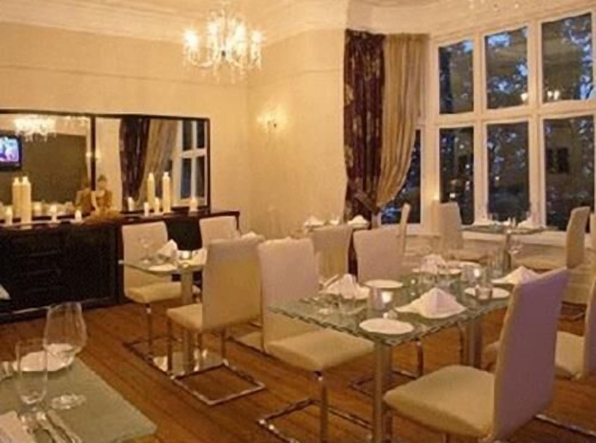 Space Boutique B&B - With Free Private Car Park Llandudno Buitenkant foto